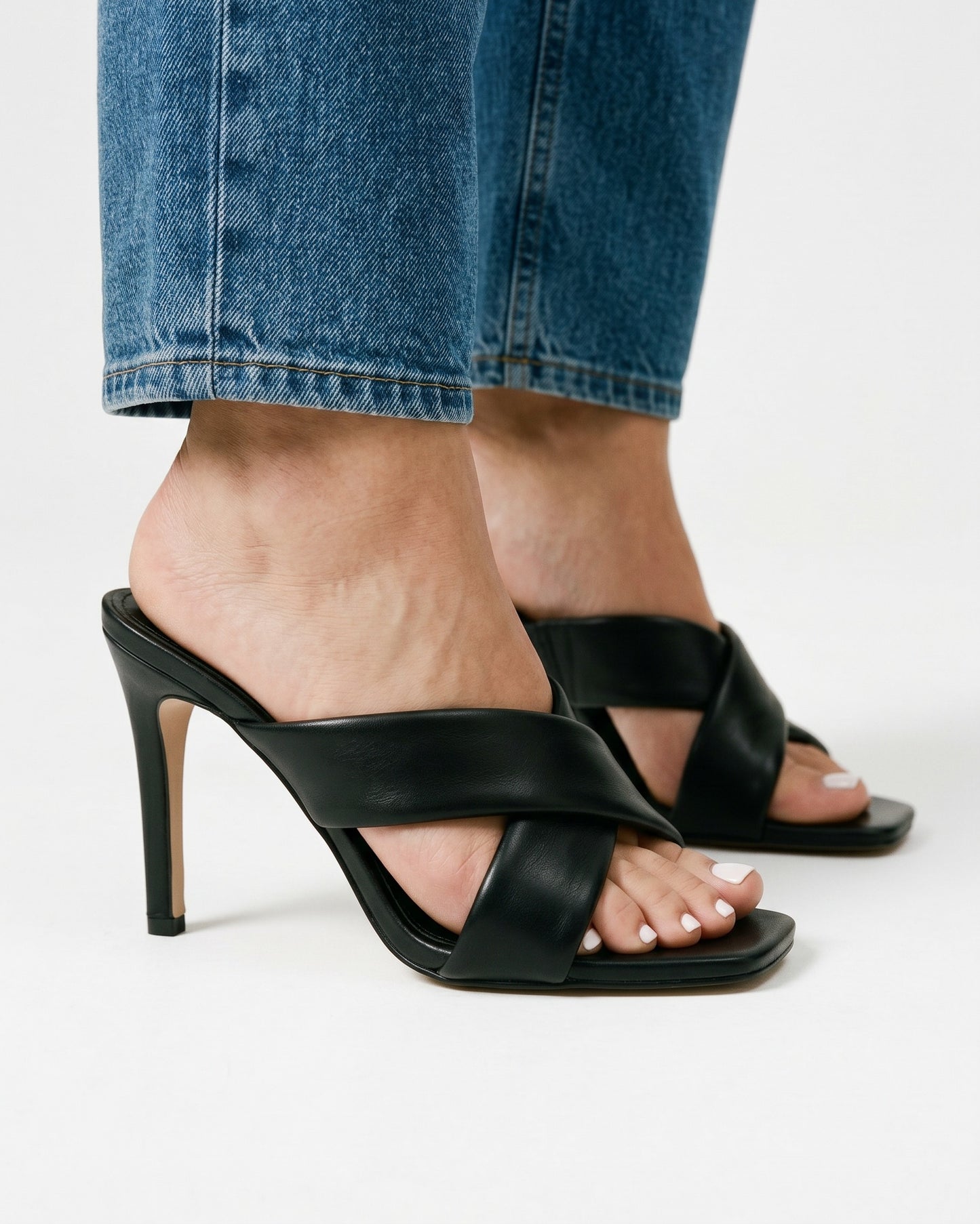Gael Sandals - Square-Toe in Black - plus front