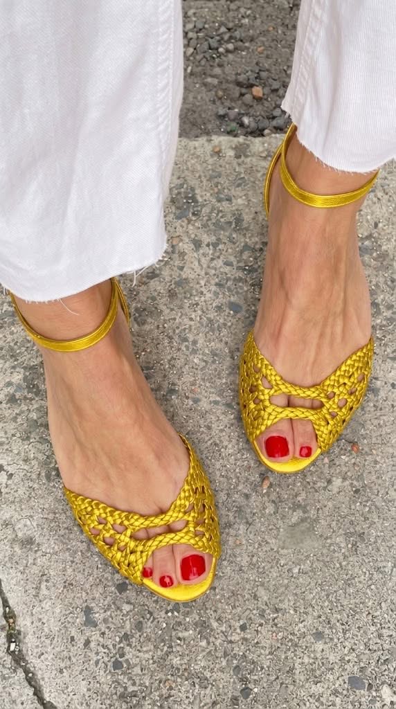 Isolde Sandals - Woven Flat