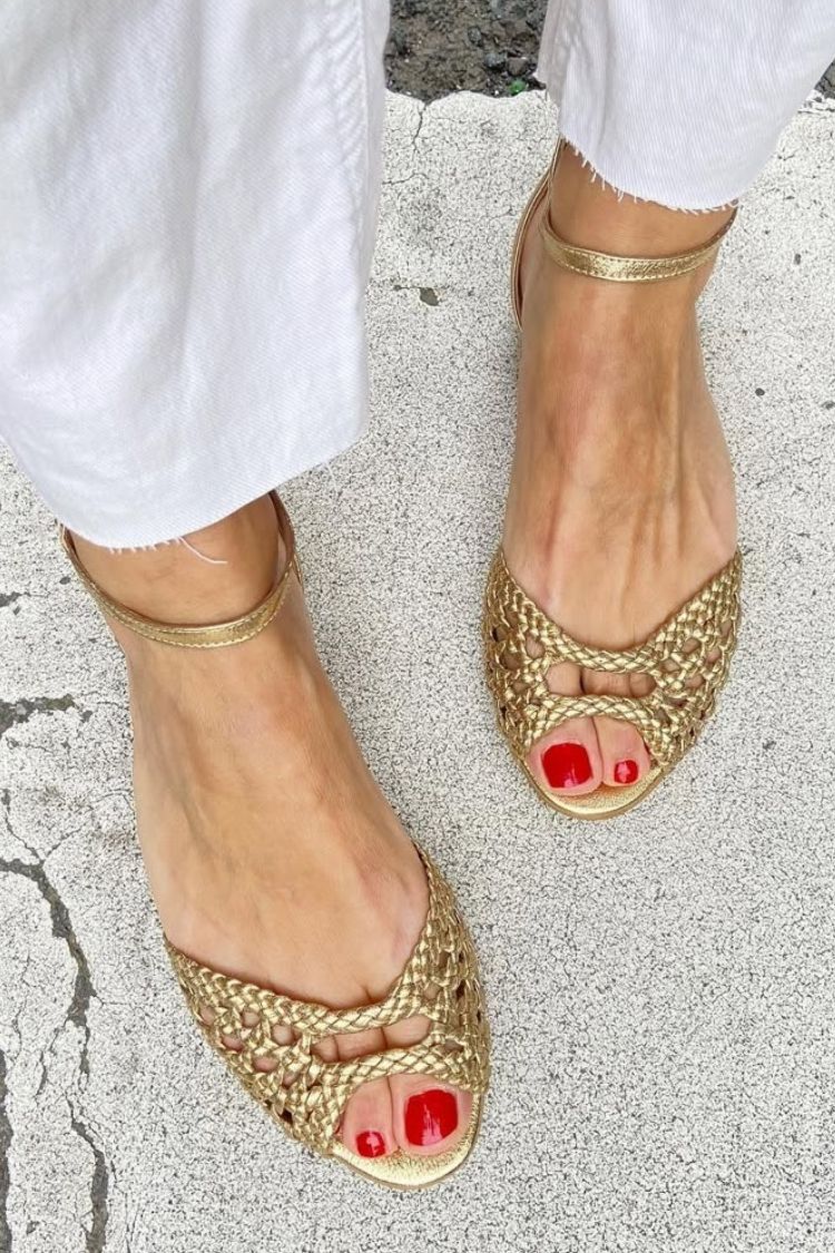 Isolde Sandals - Woven Flat