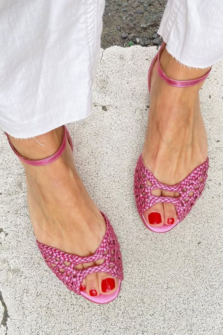 Isolde Sandals - Woven Flat