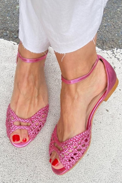 Isolde Sandals - Woven Flat