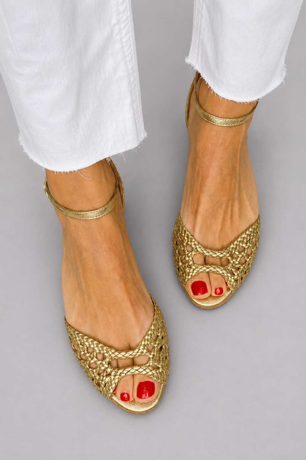 Isolde Sandals - Woven Flat