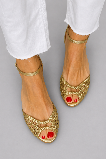 Isolde Sandals - Woven Flat