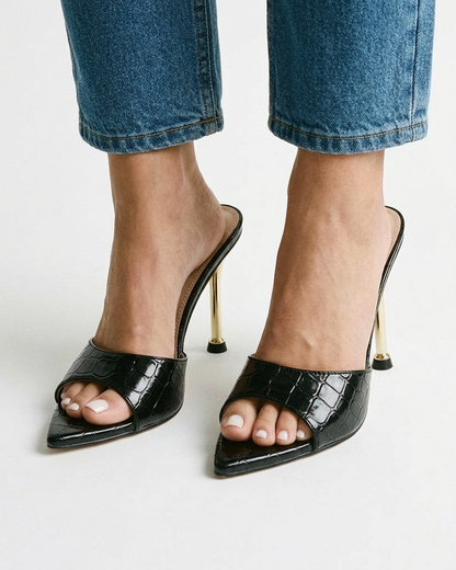 Cove Shoes - Pointed-Toe in Black - front variant black