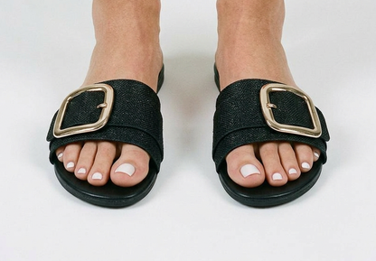 Arco Sandals in Black