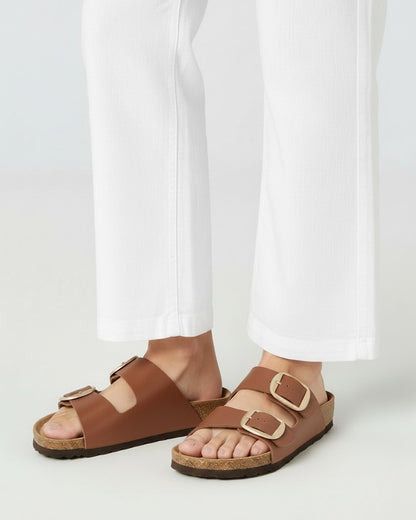 Vela Sandals - Faux Leather in Light Brown
