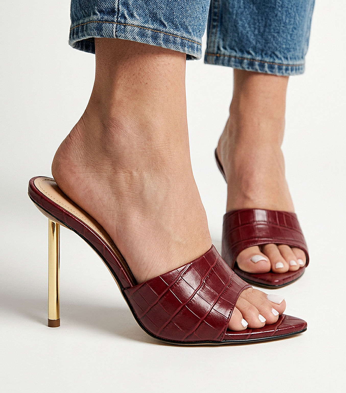 Cove Shoes - Pointed-Toe in Wine red