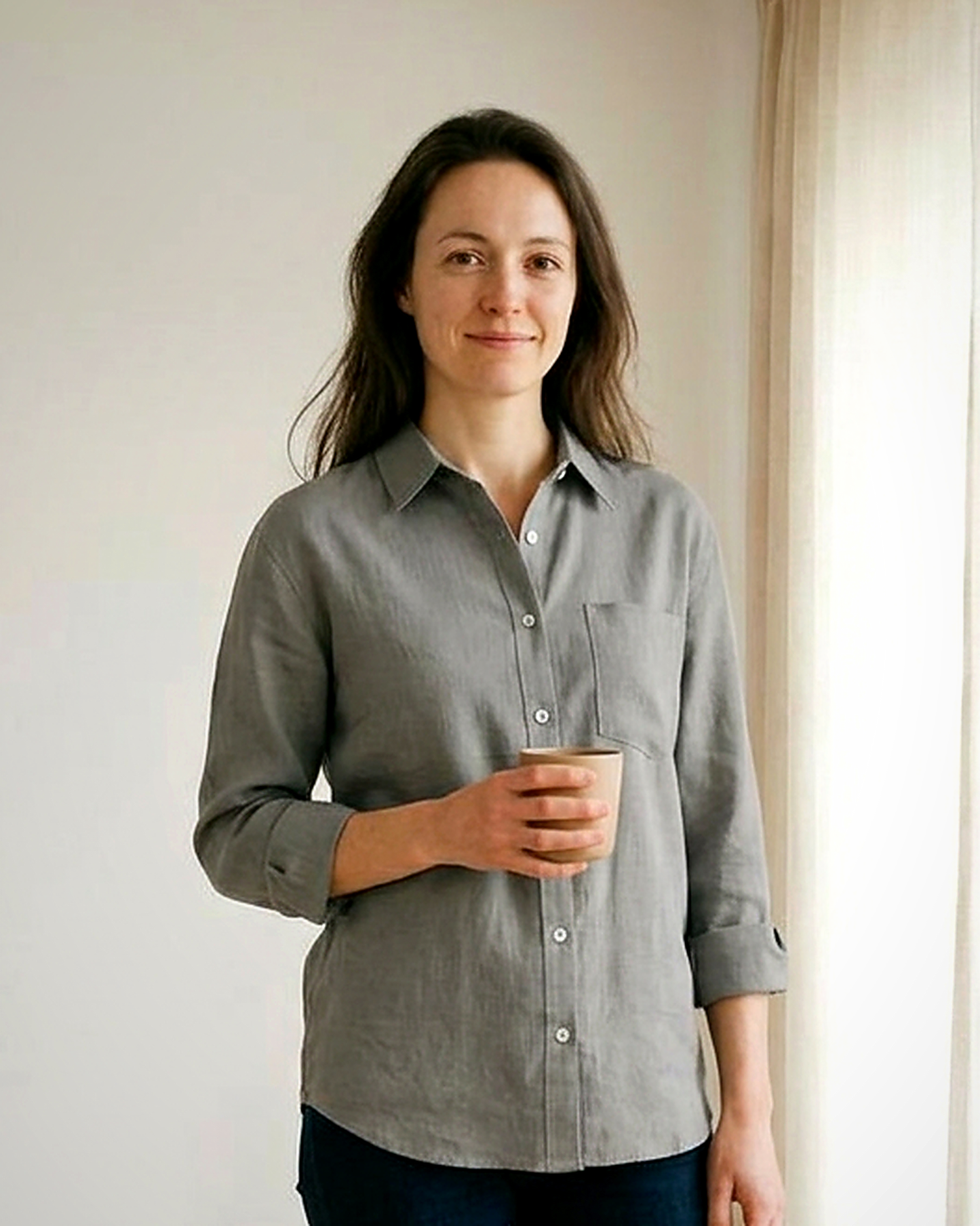 Marit Shirt - Relaxed Linen in GRAY - indoor 1