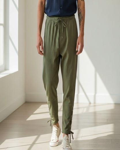 Jaan Trousers - Relaxed Linen in Green - indoor 1