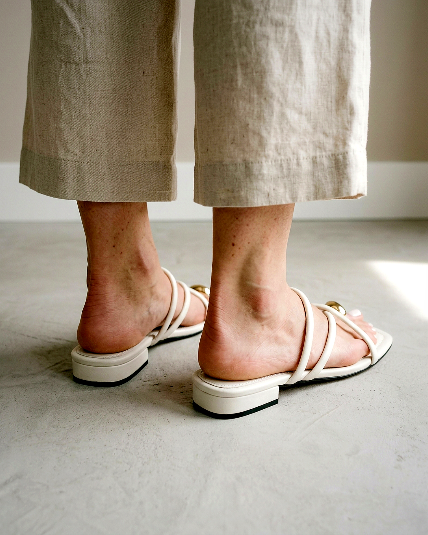 Odette Sandals - Square-Toe Block-Heel Strappy Leather in WHITE - indoor 1