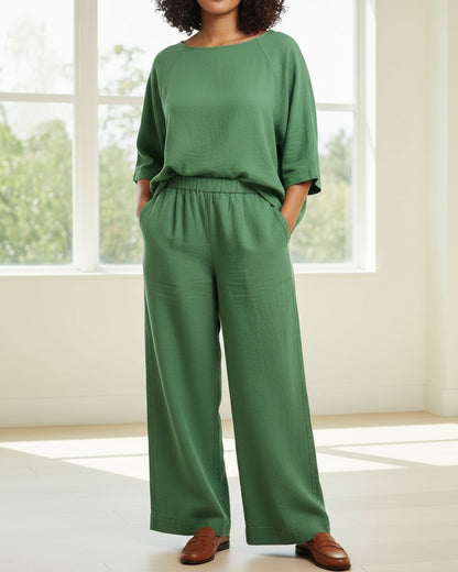 Jude Shirt - Relaxed Linen in Green - indoor 1
