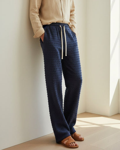 Sloane Trousers - Relaxed Wide-Leg in Blue - indoor 1