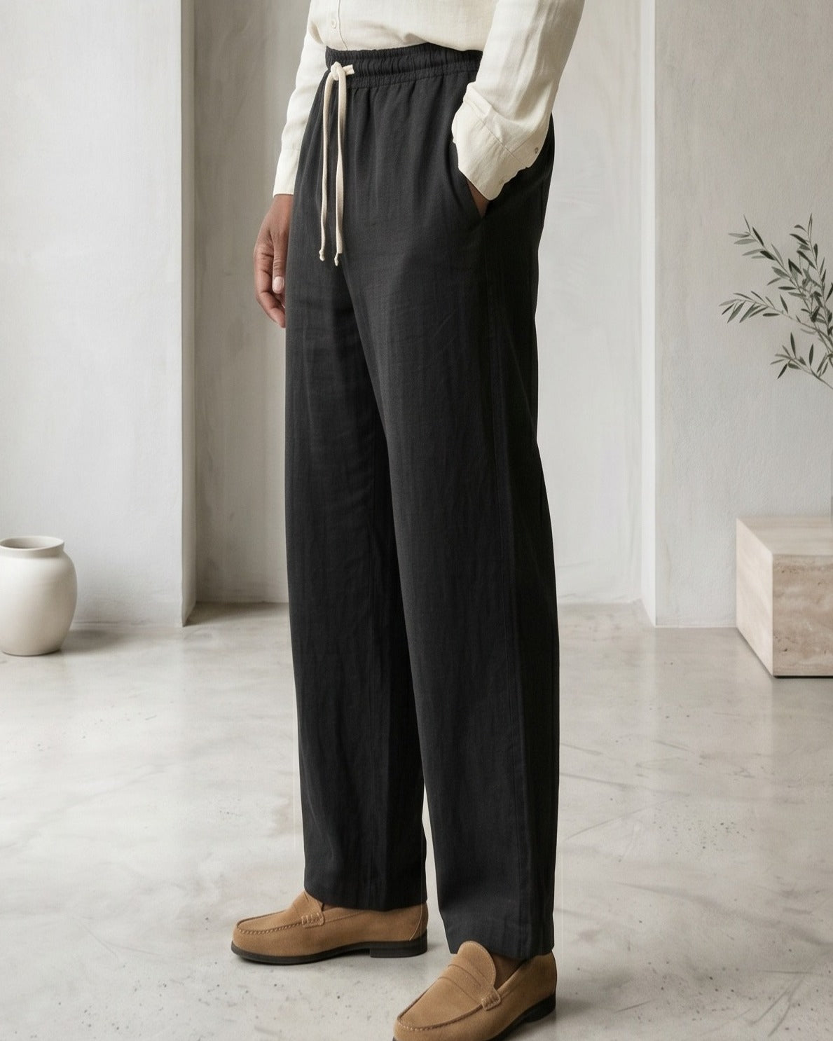 Ines Trousers - Relaxed Wide-Leg Linen in Black - midsize front
