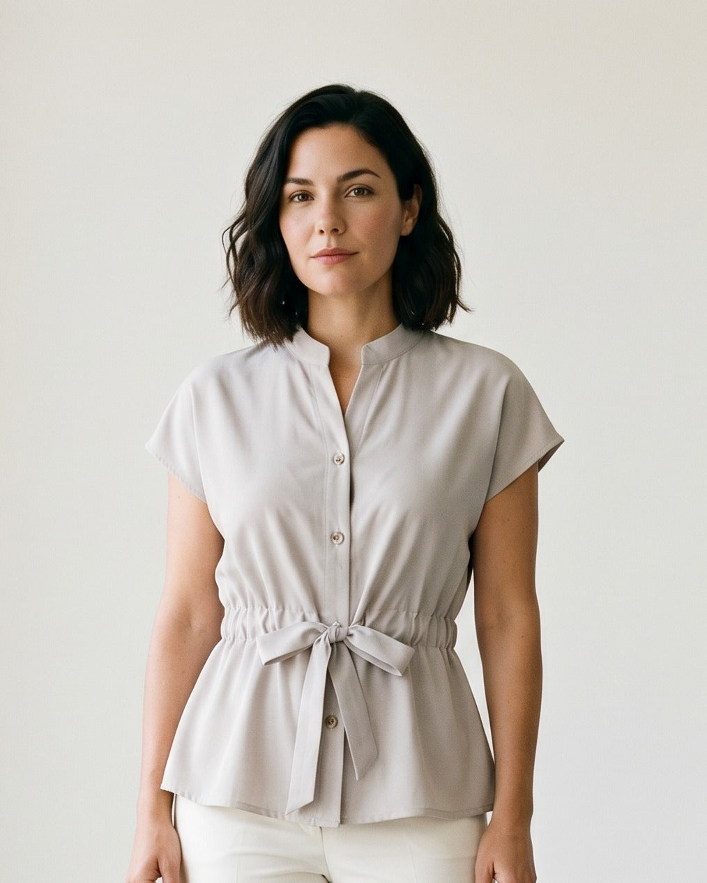 Finn Blouse - Stand-Collar in White Shirt - midsize front