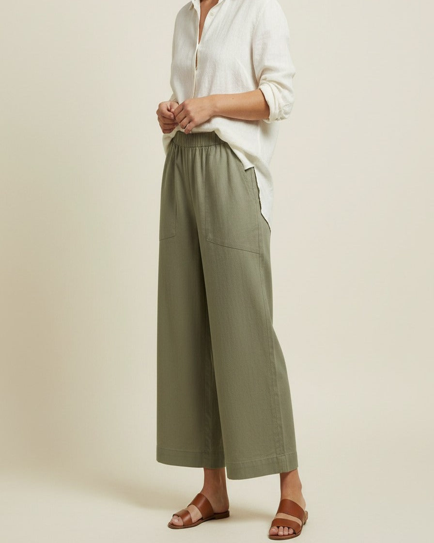 Yoel Trousers - Relaxed Wide-Leg Linen in Green - midsize front