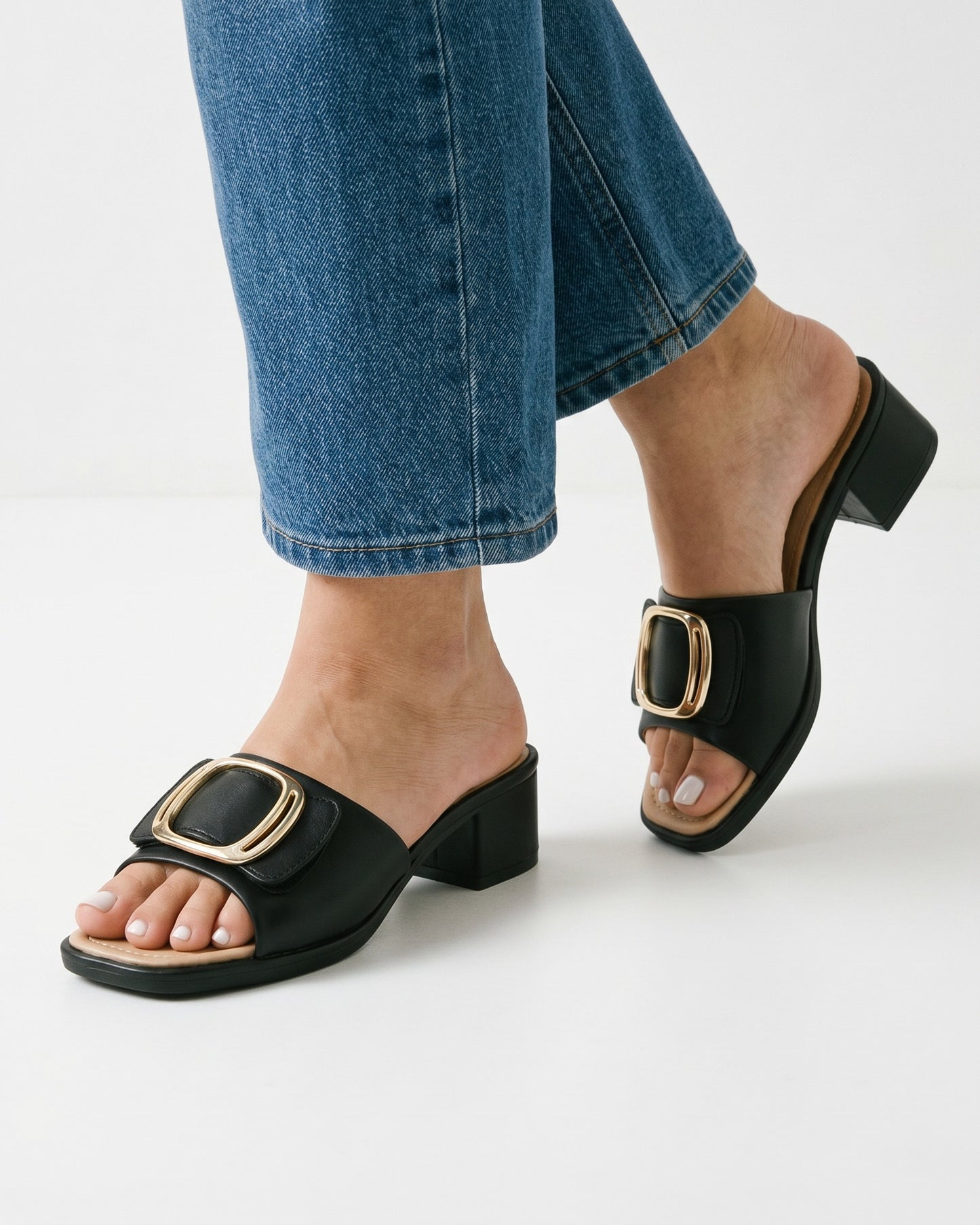 Vael Sandals - Square-Toe Block-Heel in Black - midsize front