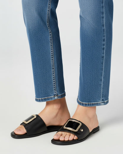 Hael Sandals - Leather in black - midsize front