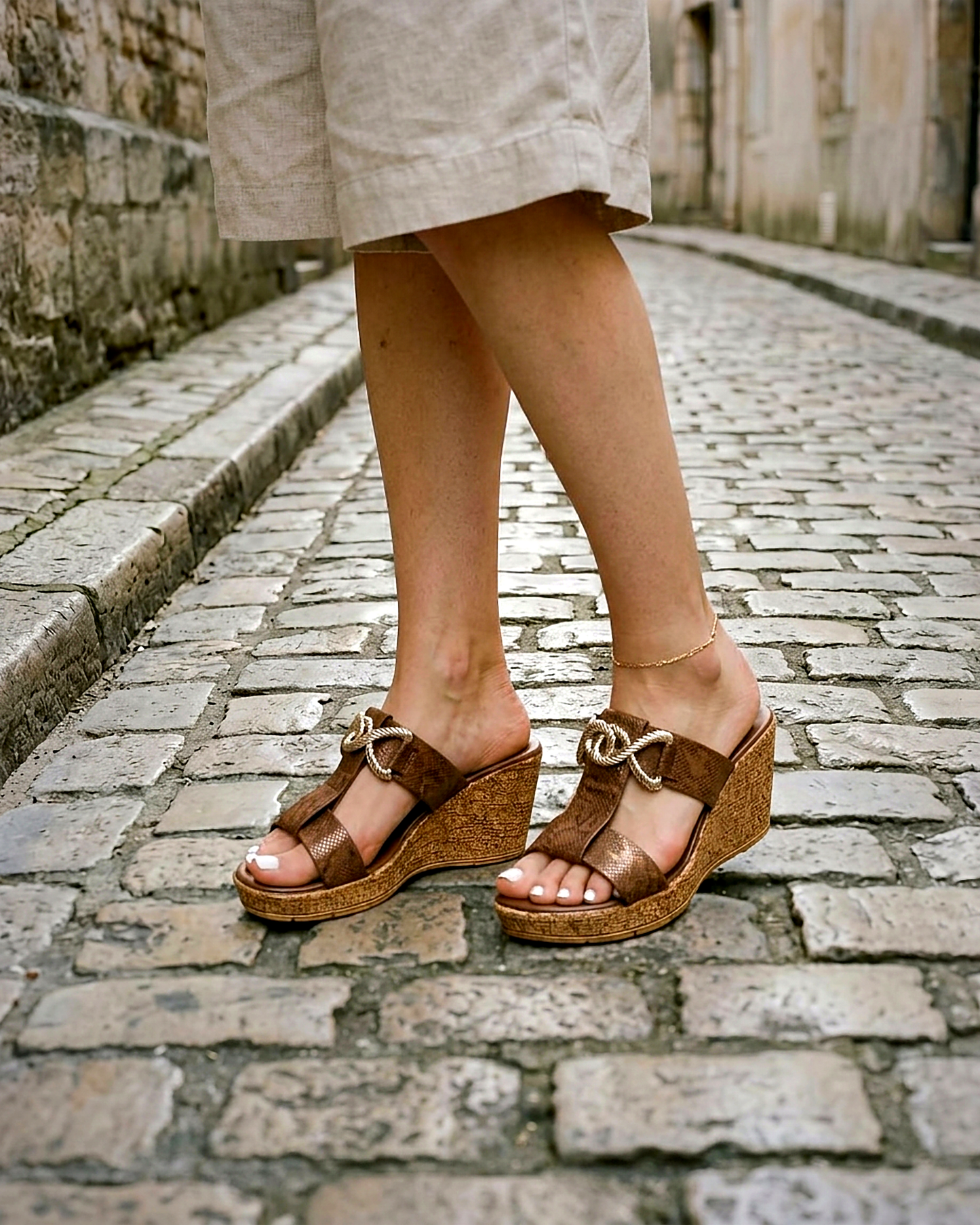 Alma Sandals - Platform in brown