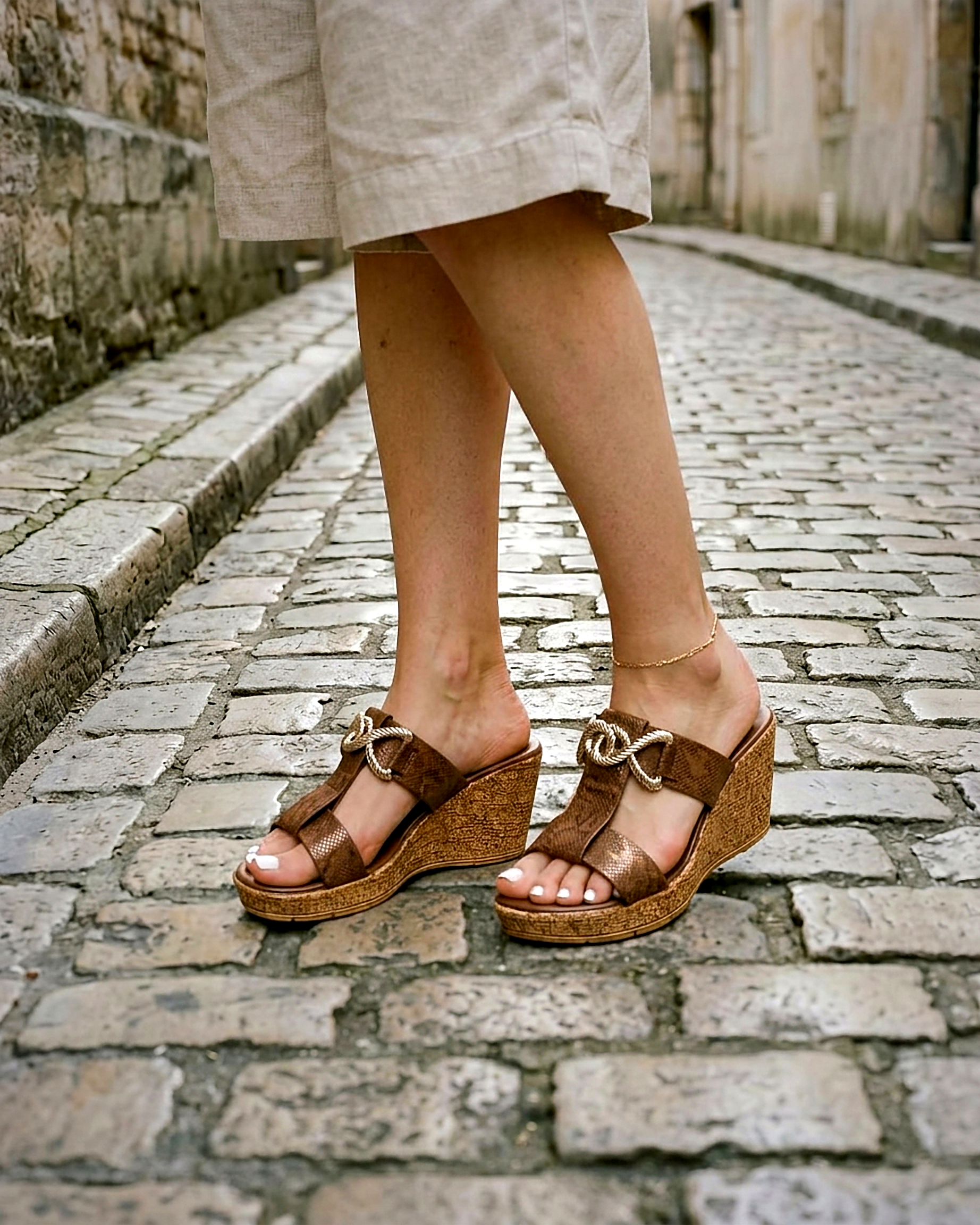 Alma Sandals - Platform in brown