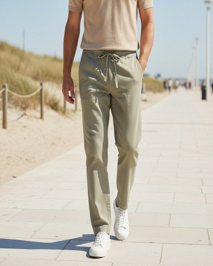 Lars Trousers - Relaxed Linen in Light Khaki - outdoor 1