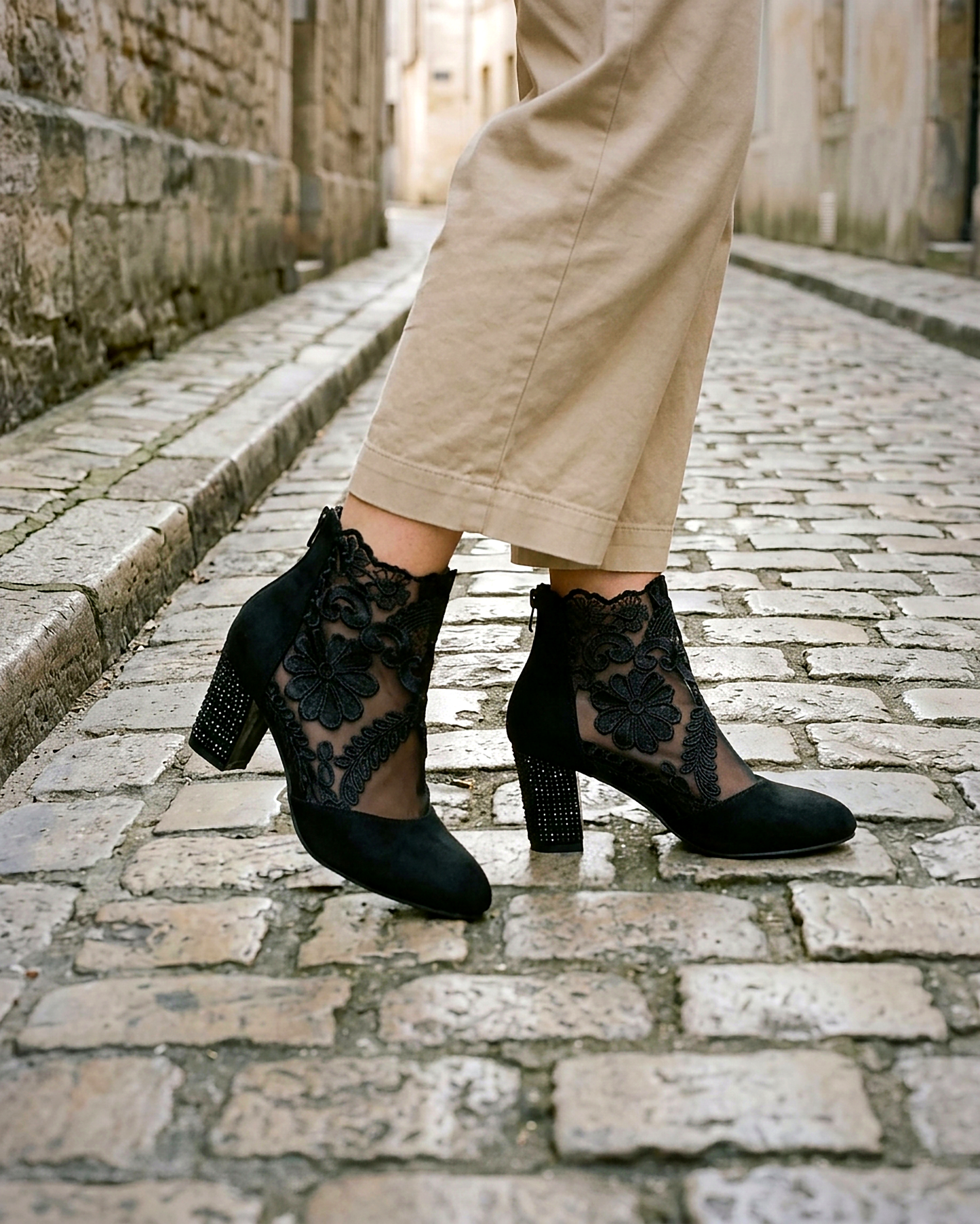 Ingrid Boots - Pointed-Toe Block-Heel Leather in Black
