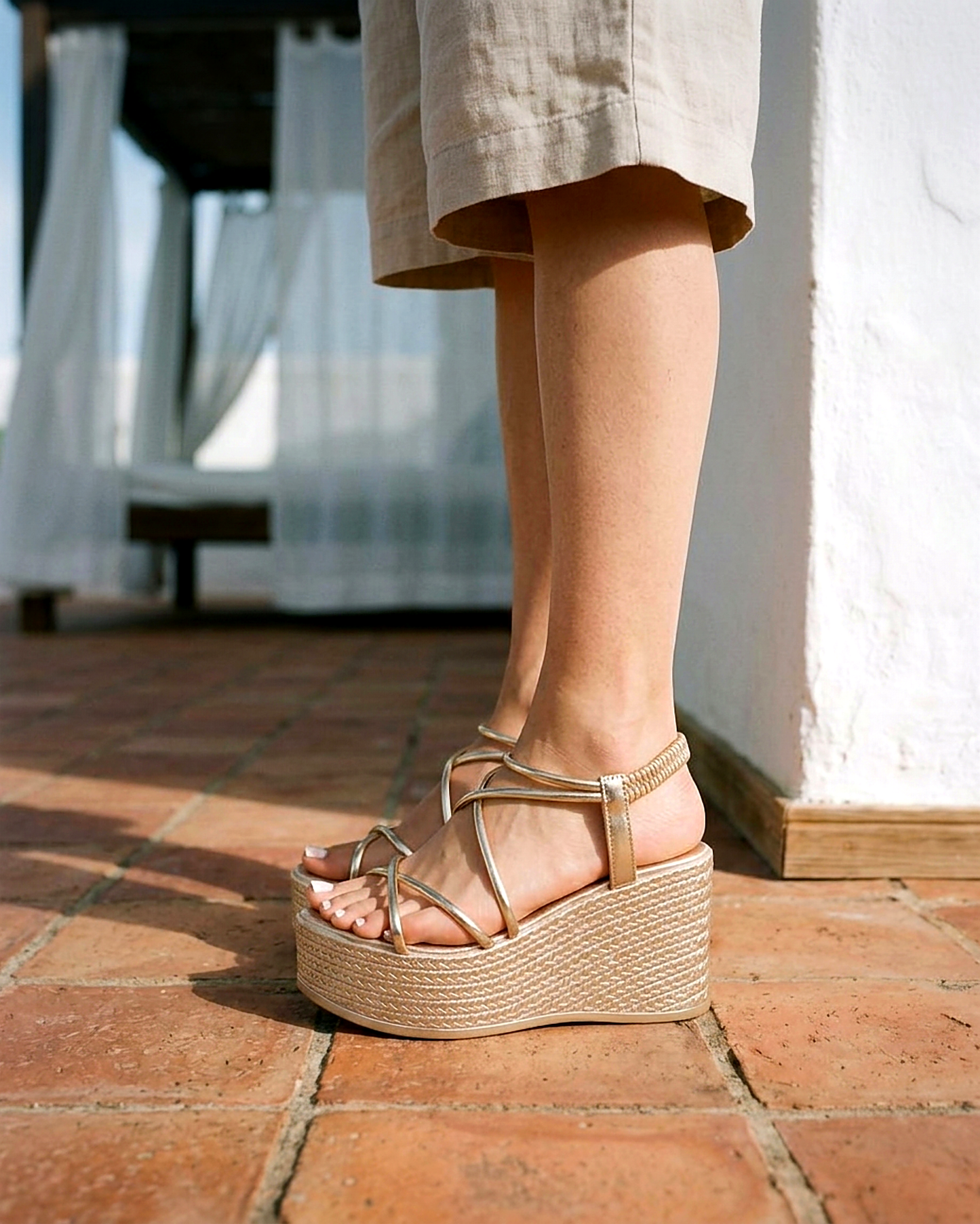 Estelle Sandals - Platform in Gold