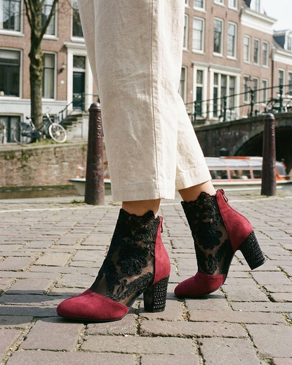 Dael Boots - Block-Heel Leather in Wine red - outdoor 1