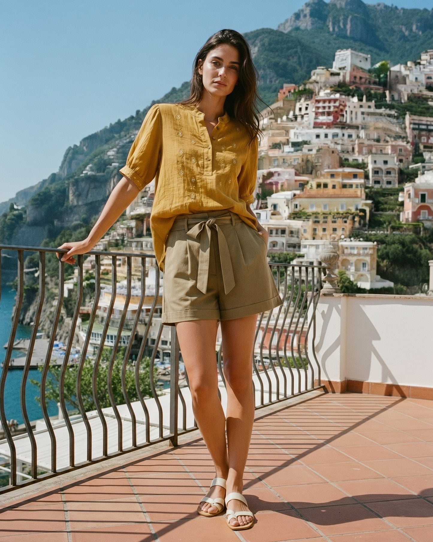 Roas Blouse - Stand-Collar Linen in YELLOW - outdoor 2
