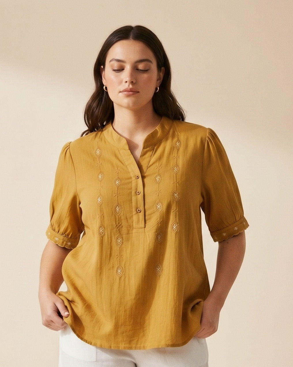 Roas Blouse - Stand-Collar Linen in YELLOW - plus front