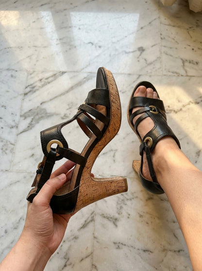 Nola Sandals - Heeled Comfort