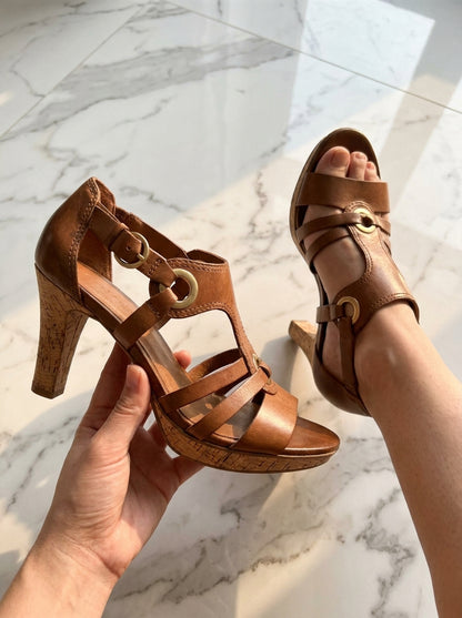Nola Sandals - Heeled Comfort