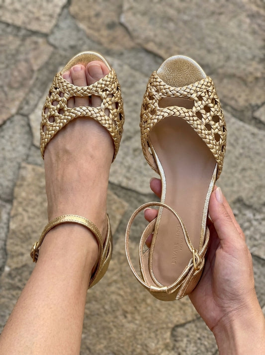 Isolde Sandals - Woven Flat