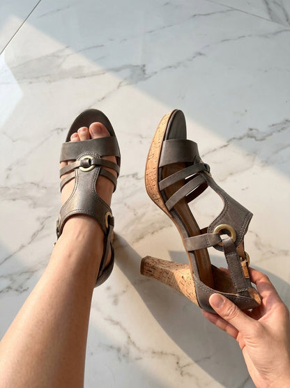 Nola Sandals - Heeled Comfort