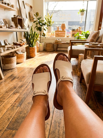 Eveline Sandals - Bow