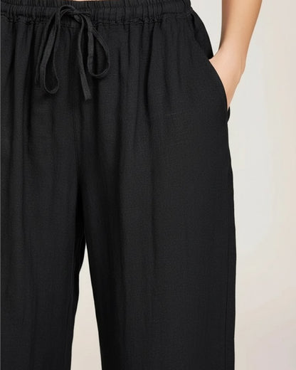 Sloane Trousers - Relaxed Wide-Leg Linen in Black - profile detail