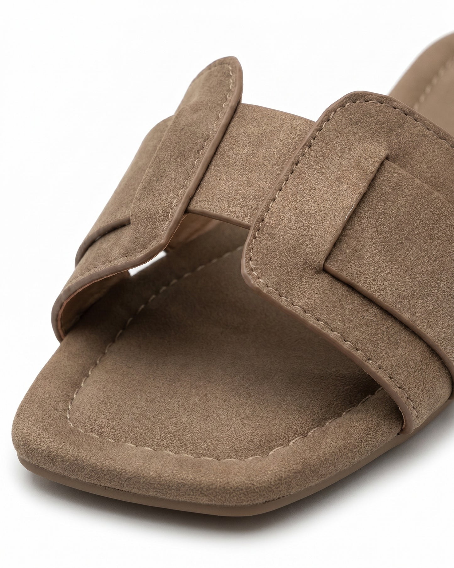 Pael Sandals - Square-Toe in Brown - profile detail