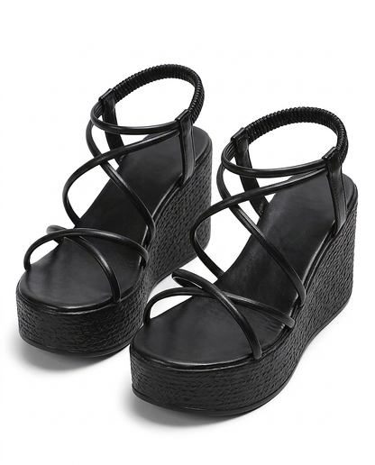Estelle Sandals - Platform in black - profile front black