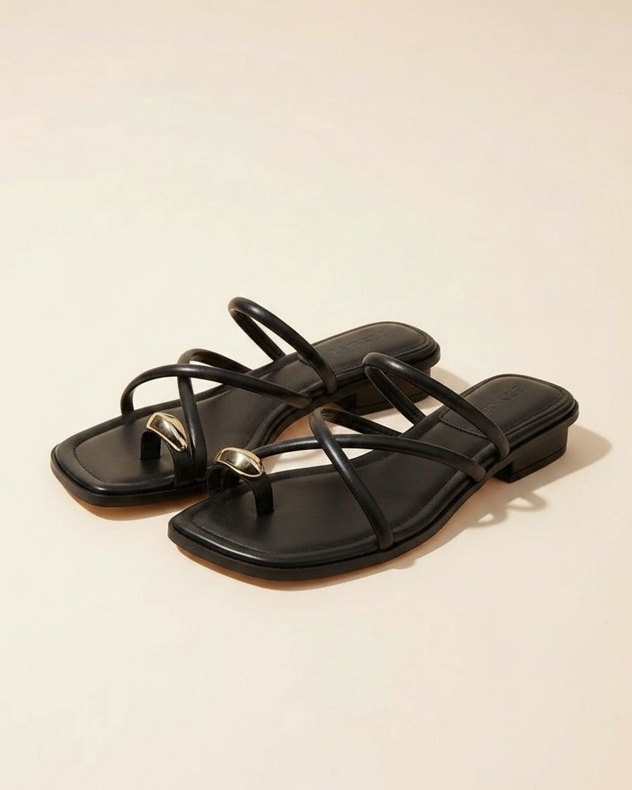Lars Sandals - Square-Toe Block-Heel Leather in black - profile front black