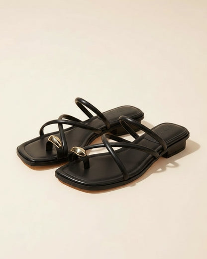Lars Sandals - Square-Toe Block-Heel Leather in black - profile front black