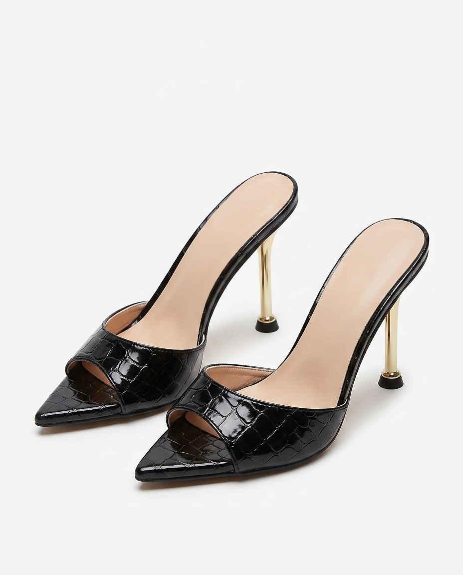 Cove Shoes - Pointed-Toe in Black - profile front black