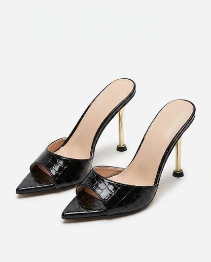 Cove Shoes - Pointed-Toe in Black - profile front black