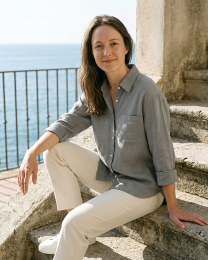 Marit Shirt - Relaxed Linen in GRAY - seated 1