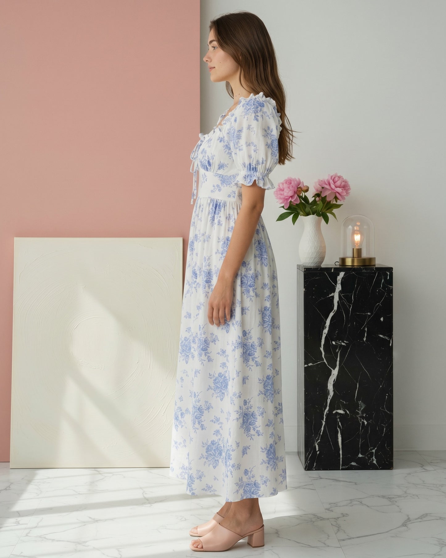 Amel Dress in WHITE - side fit